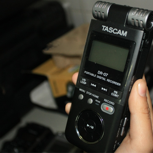 Tascam DR-07 便攜式數(shù)字錄音機(jī)