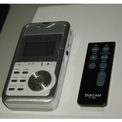 Tascam DR-2d(黑，白兩款) 數(shù)字隨身錄音機(jī)