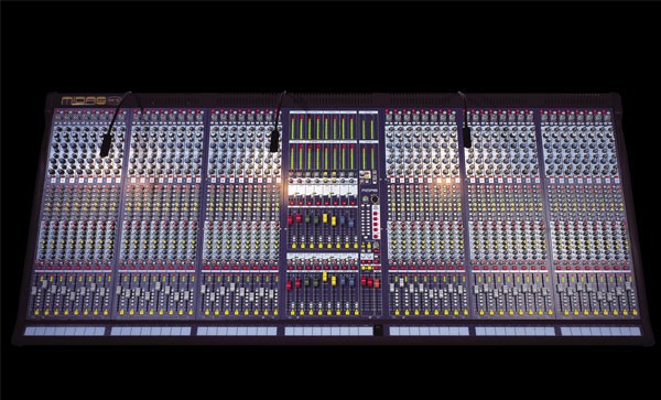 Midas SIENA監(jiān)聽/主擴(kuò)雙功能的模擬調(diào)音臺(tái)