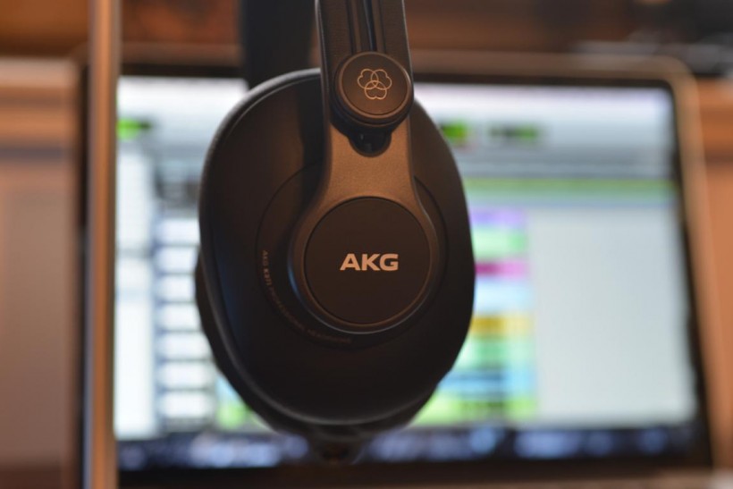 新生代的別樣情懷——AKG K371 頭戴式耳機(jī)開(kāi)箱評(píng)測(cè)